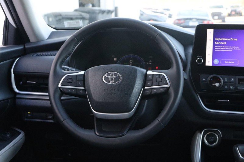 Used 2025 Toyota Grand Highlander AWD image 24