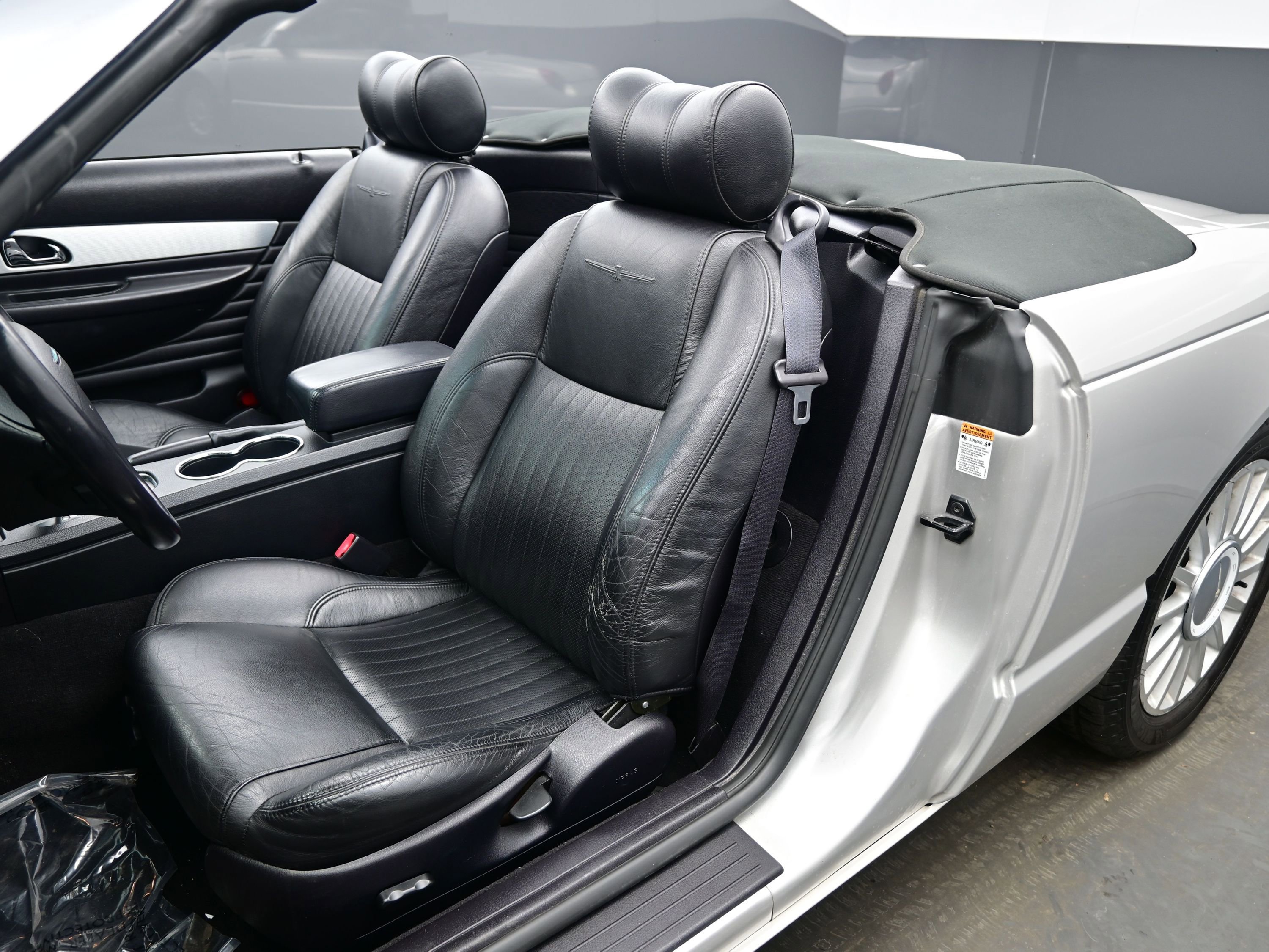 Used 2004 Ford Thunderbird image 11