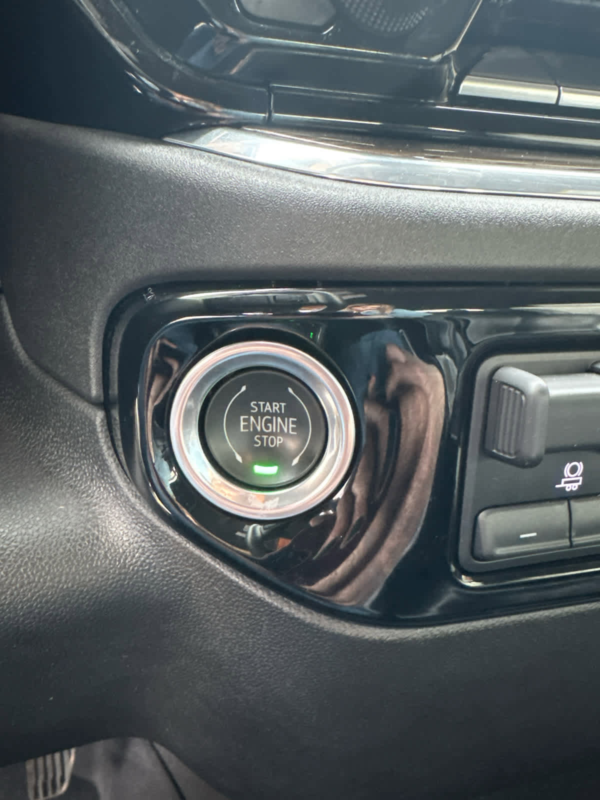 Used 2024 Chevrolet Silverado 2500 LT w/ Convenience Package image 19