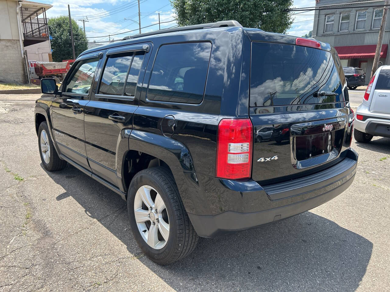 Used 2017 Jeep Patriot Sport w/ Power Value Group AWD/4WD image 7