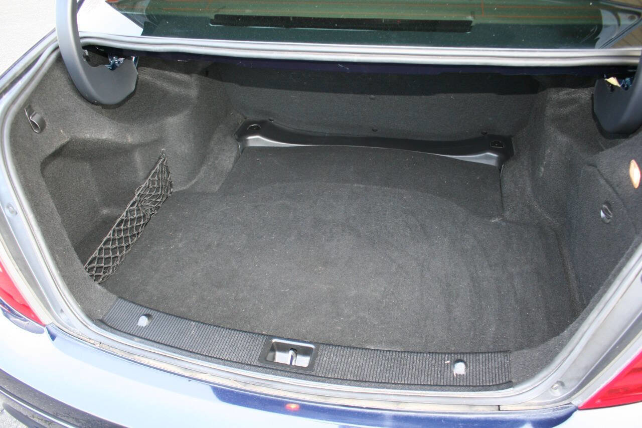 Used 2012 Mercedes-Benz C 300 C 300 Luxury 4MATIC AWD 4dr Se image 26