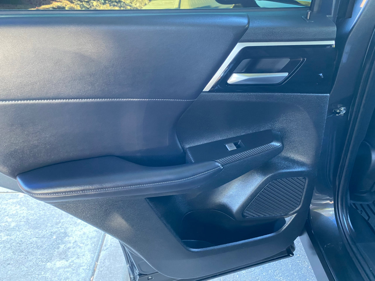 Used 2024 Mitsubishi Outlander SE Black Edition image 33