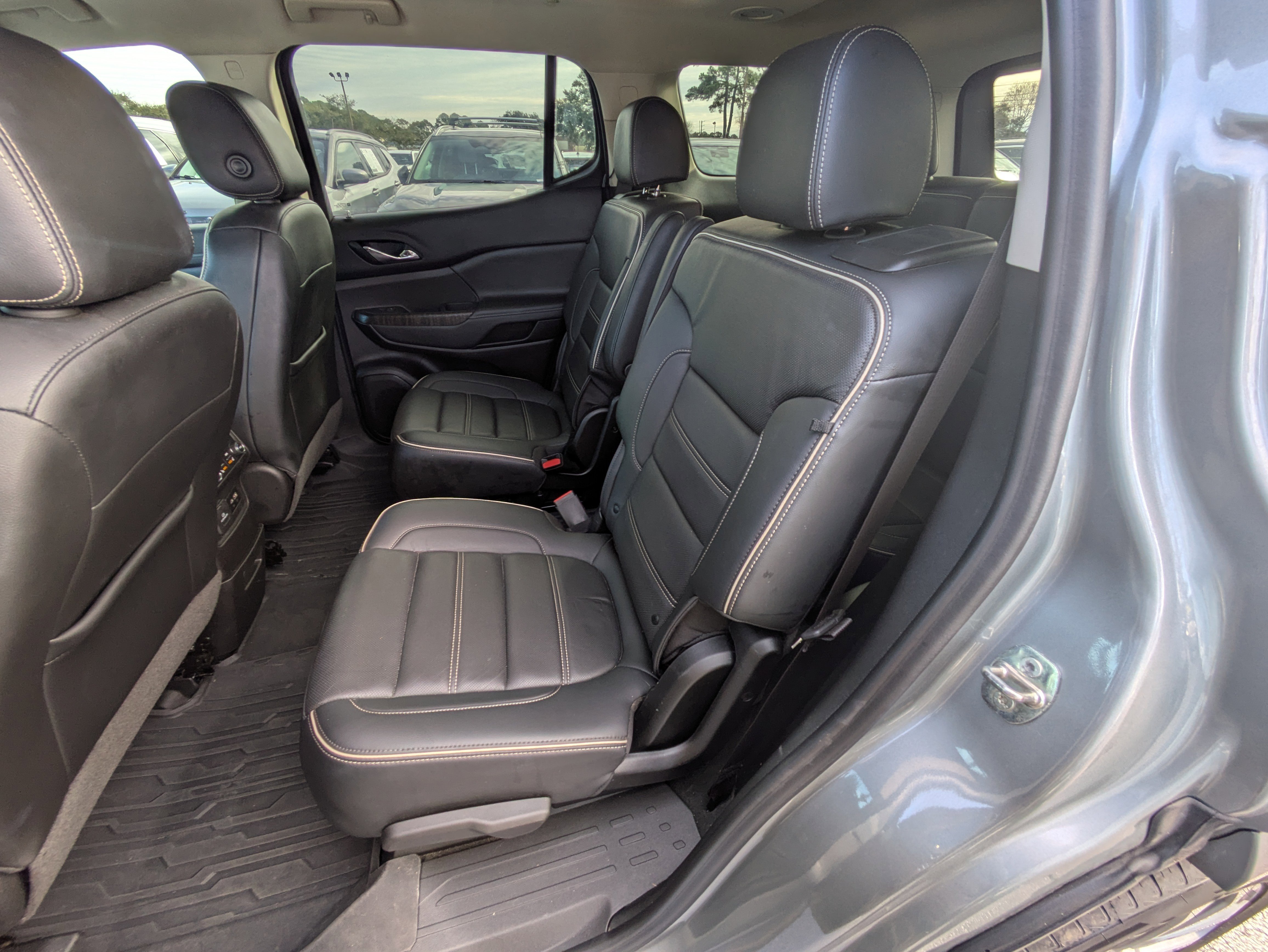 Used 2023 GMC Acadia Denali w/ Denali Ultimate Package image 9