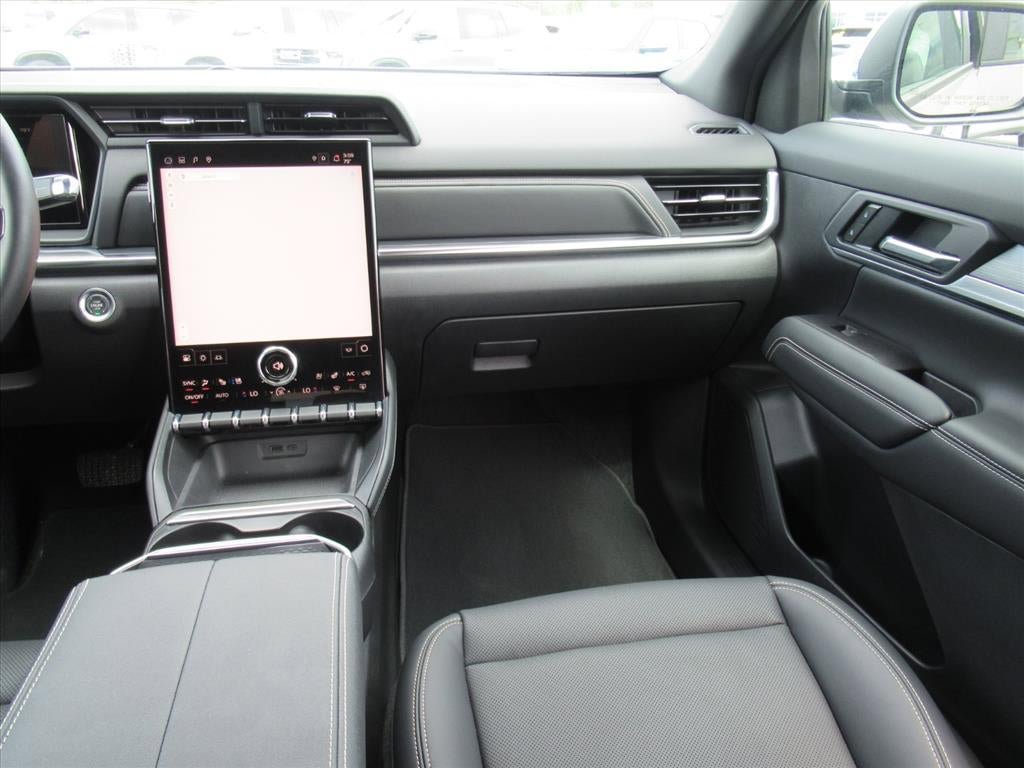 Used 2025 GMC Terrain Elevation w/ Elevation Premium Package AWD/4WD image 14