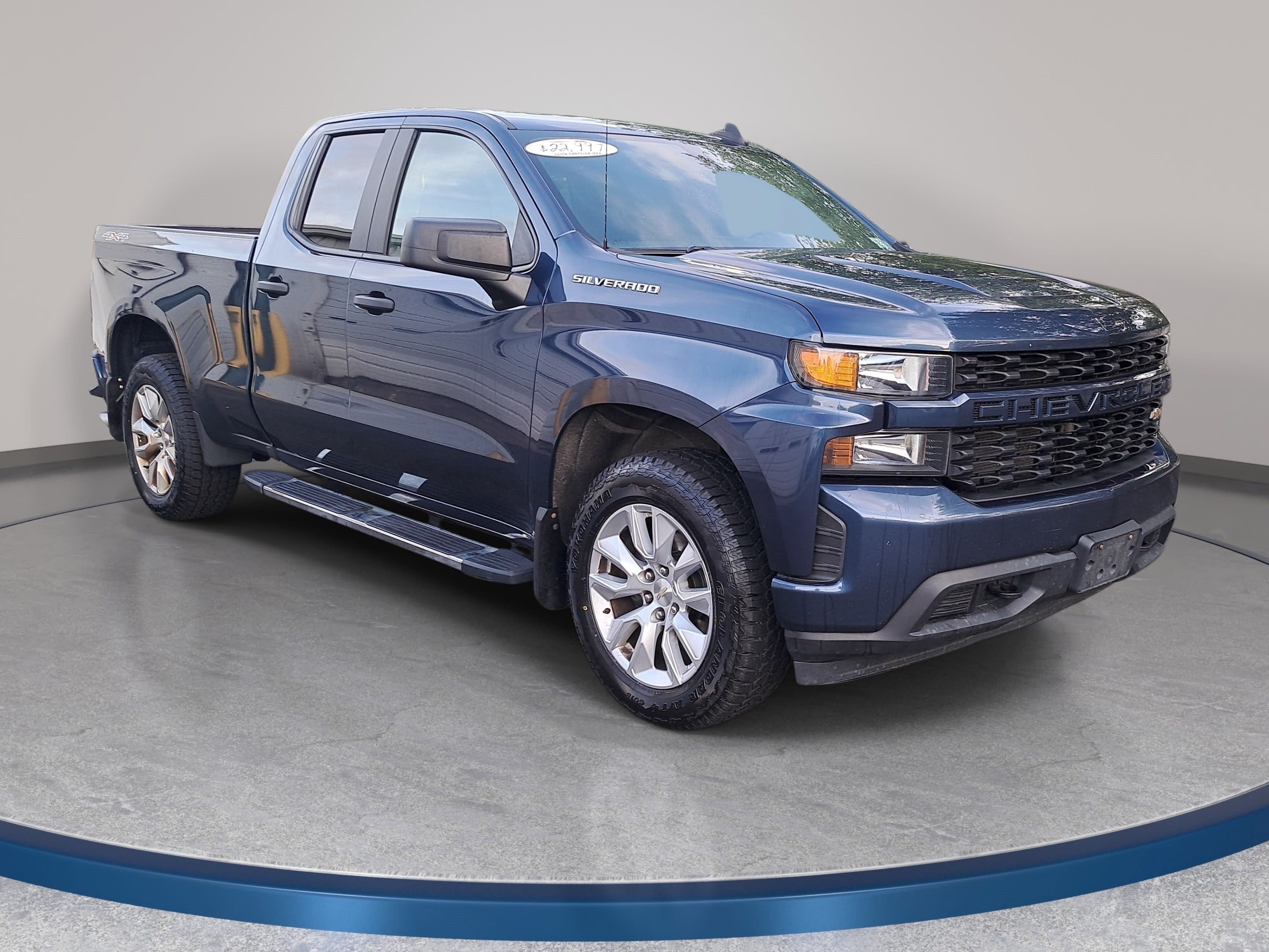 Used 2019 Chevrolet Silverado 1500 Custom w/ Custom Value Package AWD/4WD image 3