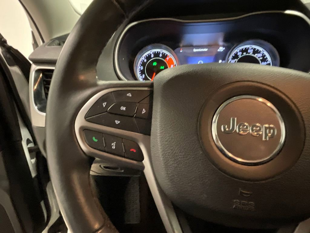 Used 2019 Jeep Cherokee Limited AWD/4WD image 34