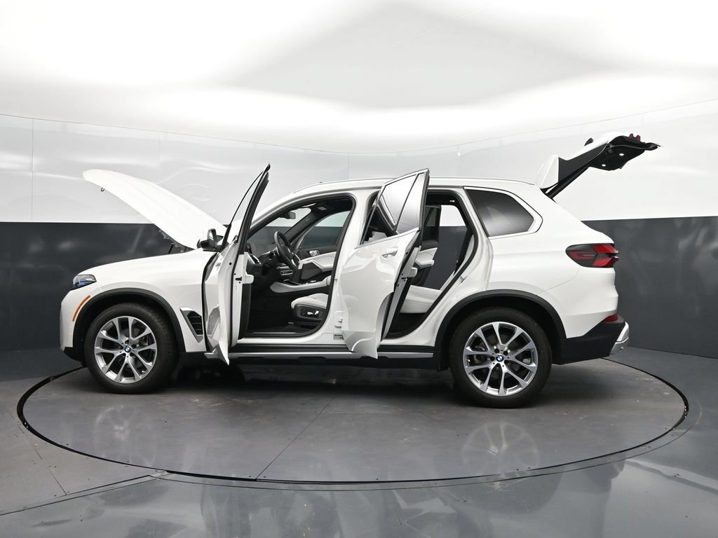 Certified 2026 BMW X5 xDrive40i w/ Climate Comfort Package AWD/4WD image 46