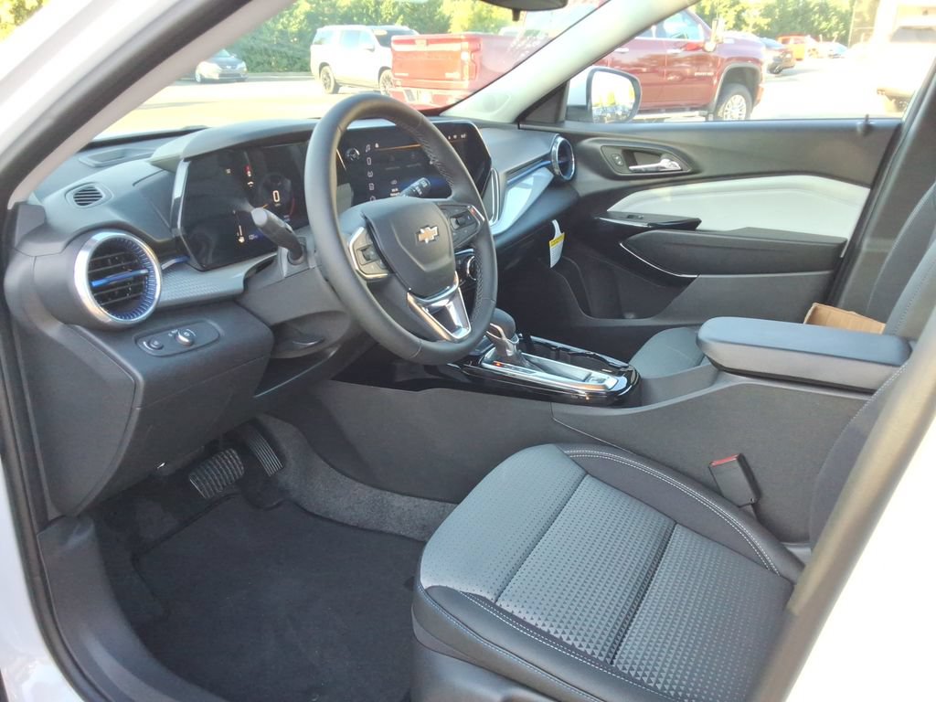 New 2026 Chevrolet Trax LT w/ Driver Confidence Package FWD image 20