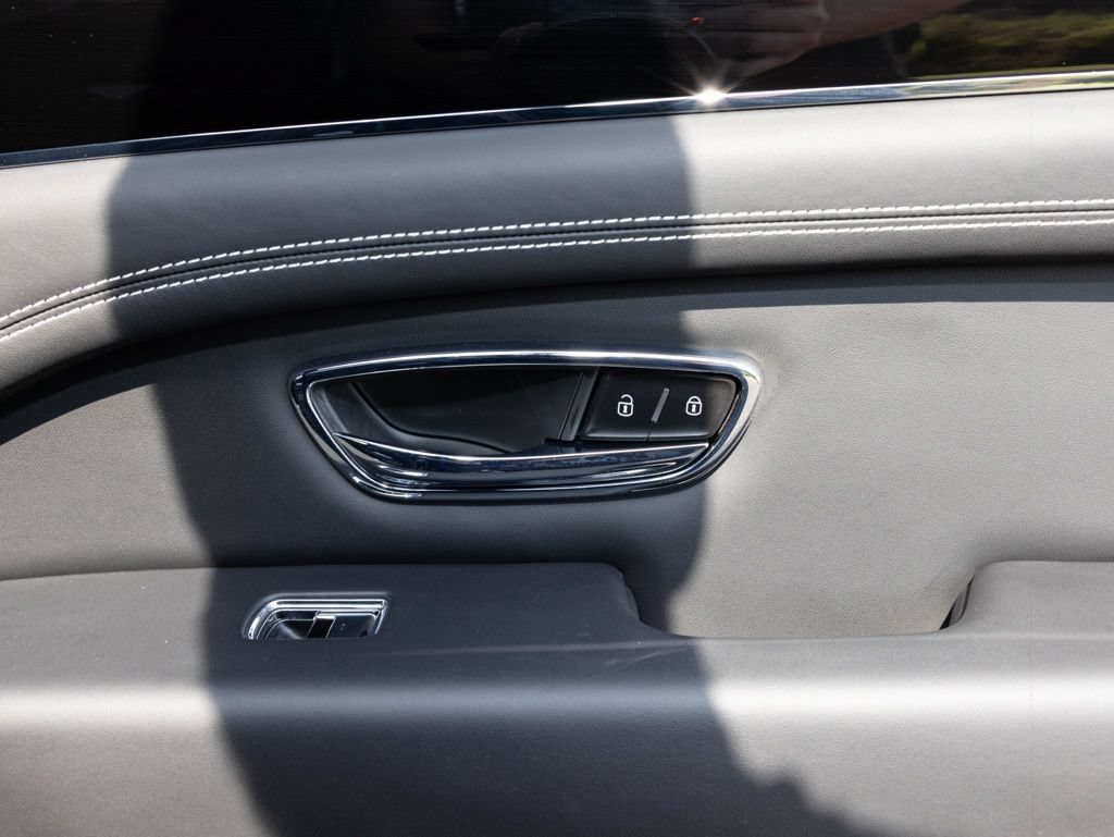 Used 2025 Bentley Bentayga AWD/4WD image 74