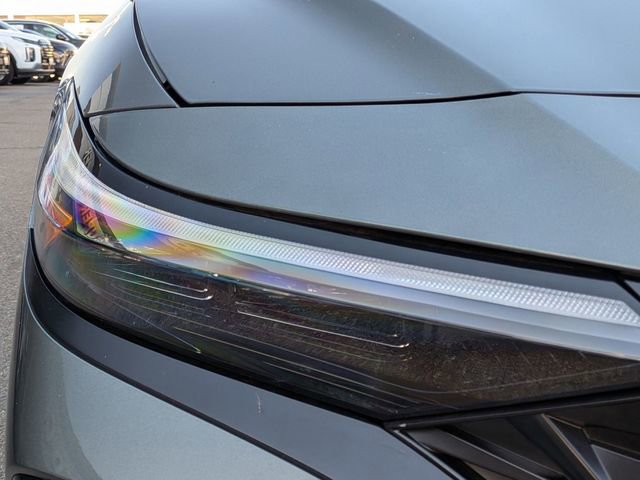 Used 2025 Hyundai Elantra Limited image 6