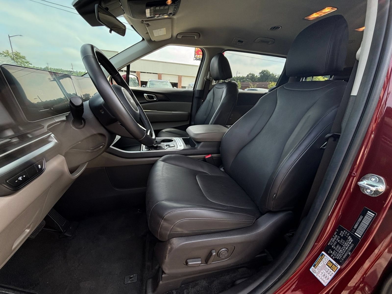 Used 2026 Kia Carnival FWD image 28