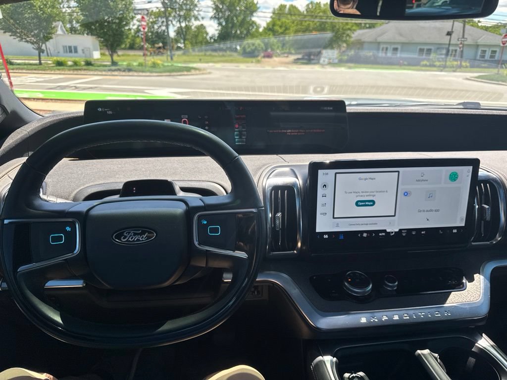 Used 2025 Ford Expedition Tremor AWD/4WD image 16