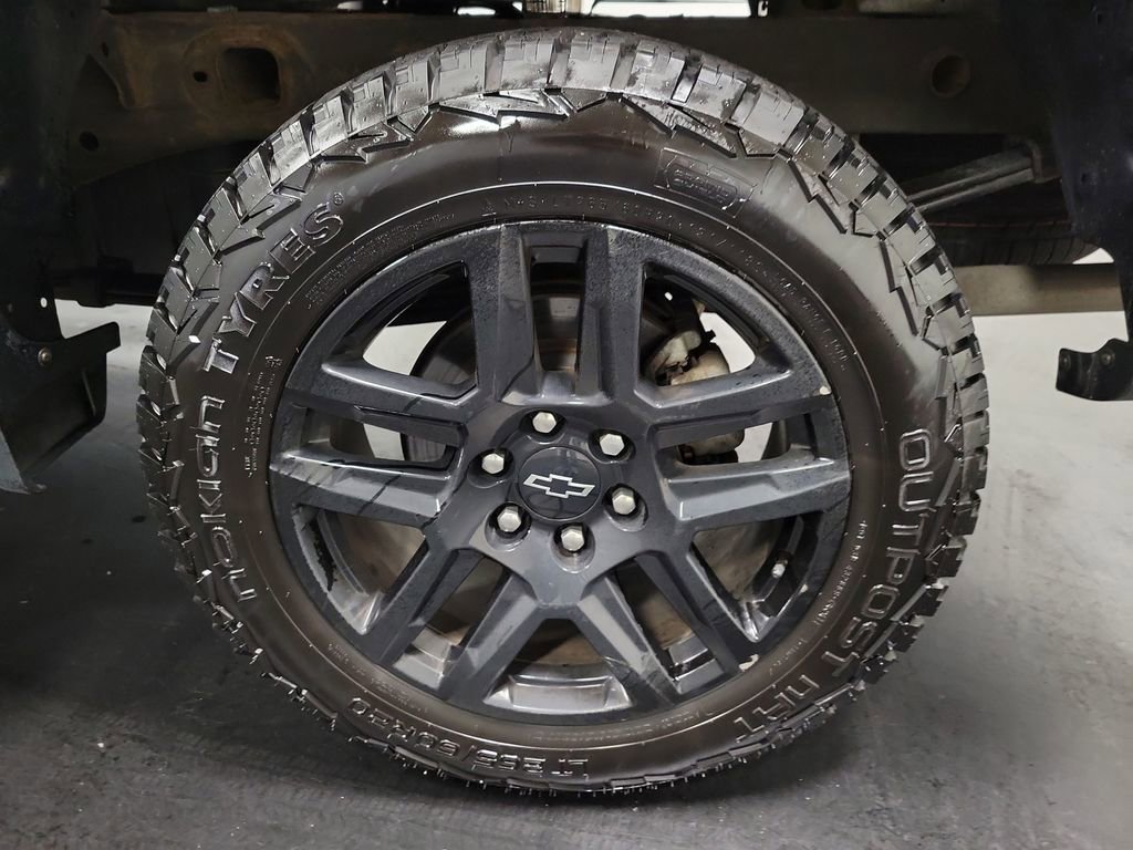 Used 2022 Chevrolet Silverado 1500 Custom Trail Boss w/ Midnight Edition AWD/4WD image 10