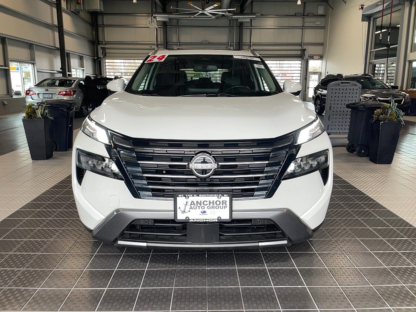 Used 2024 Nissan Rogue SL w/ SL Premium Package AWD/4WD image 2