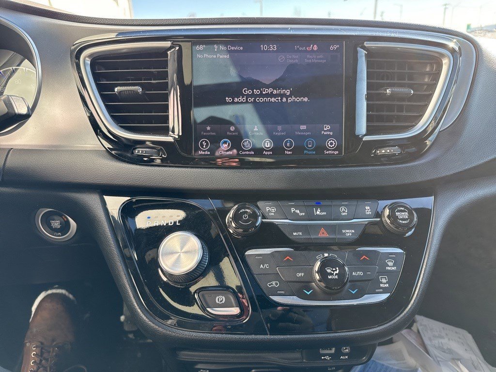 Used 2019 Chrysler Pacifica Touring-L Plus w/ Advanced Safetytec Group image 14