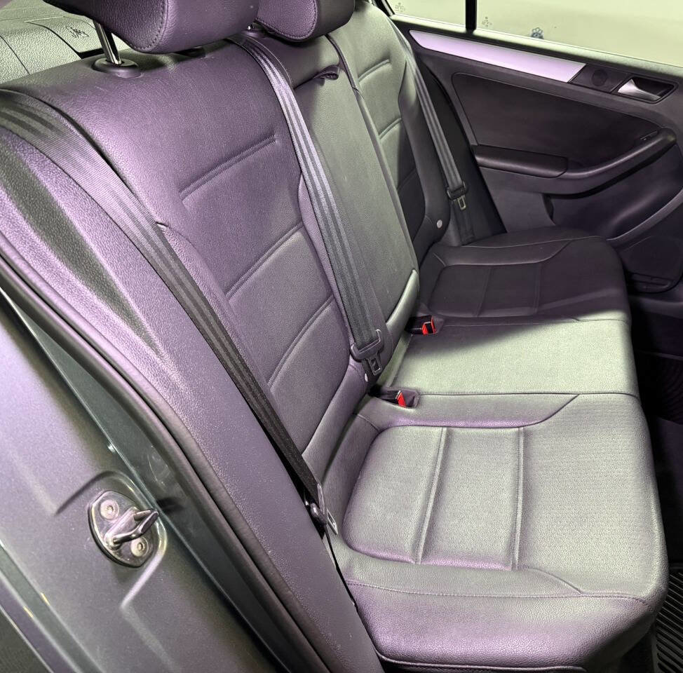Used 2012 Volkswagen Jetta SEL image 17
