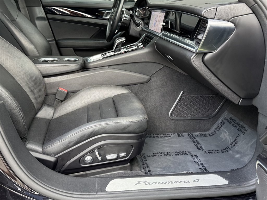 Used 2017 Porsche Panamera 4 AWD/4WD image 15