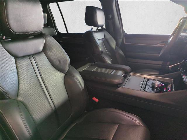 Used 2024 Jeep Wagoneer Series III AWD/4WD image 21