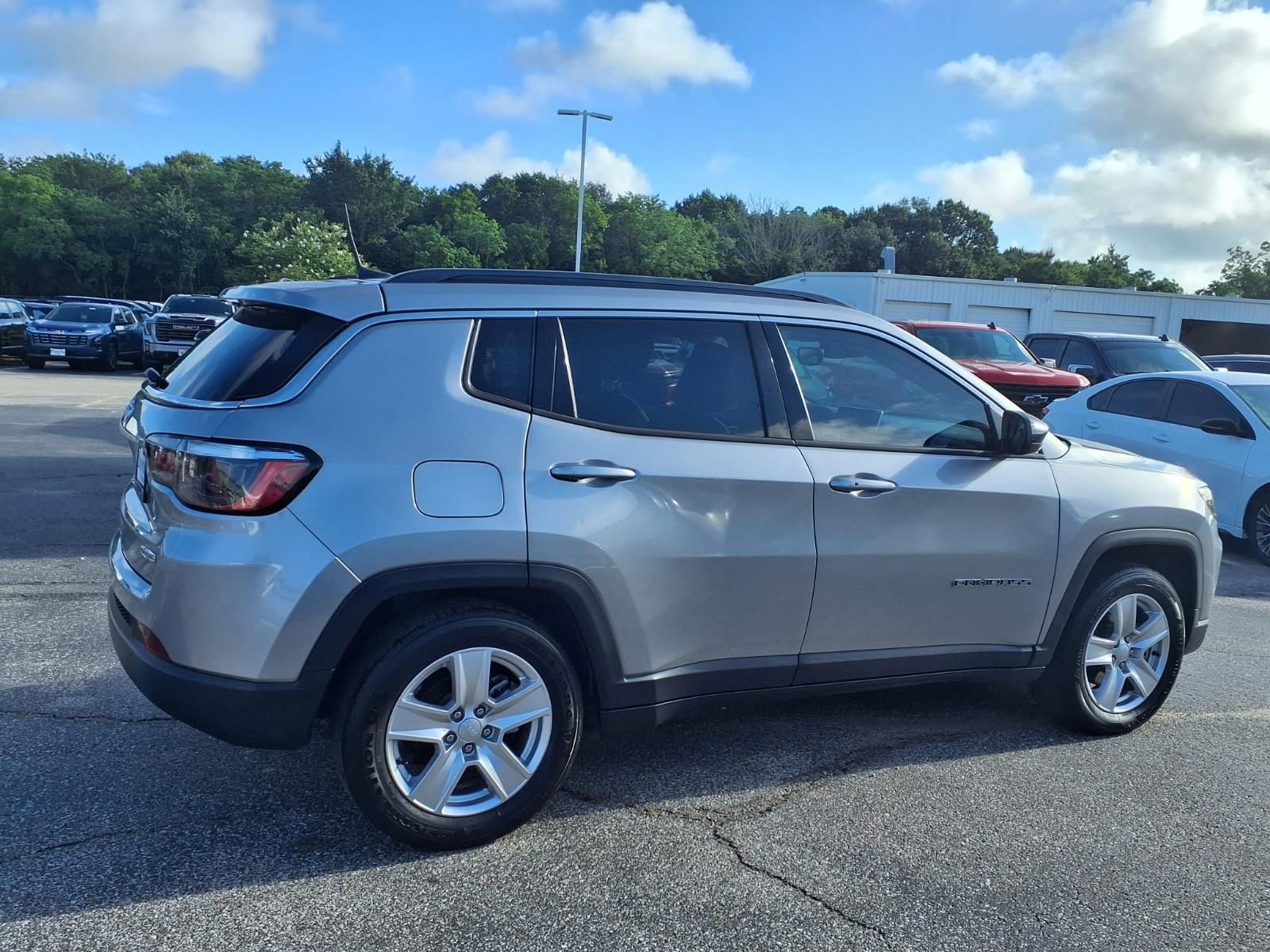 Used 2022 Jeep Compass Latitude w/ Convenience Group FWD image 21
