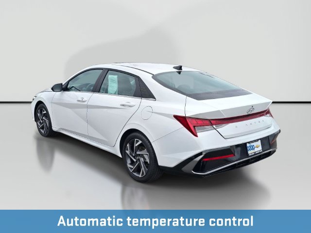 Used 2025 Hyundai Elantra SEL FWD image 3