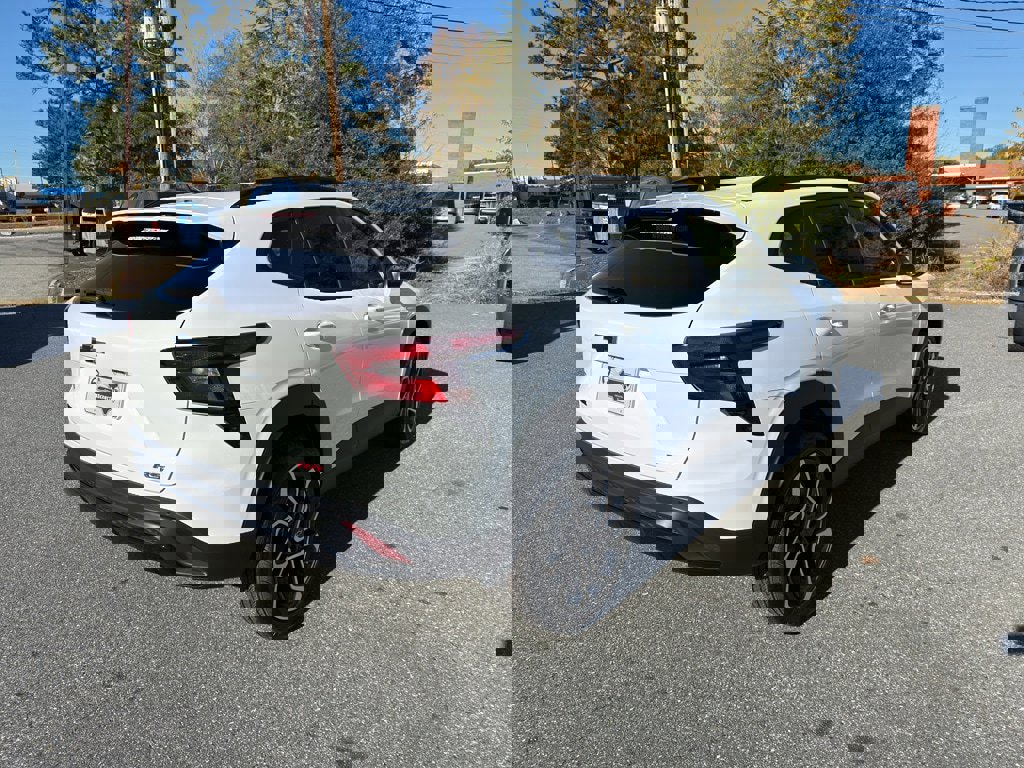 New 2026 Chevrolet Trax RS w/ Sunroof Package image 5