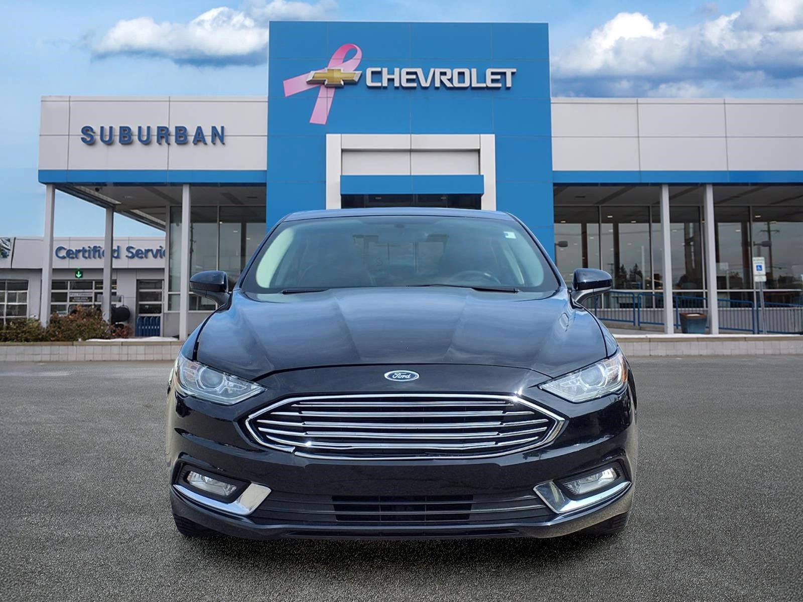 Used 2018 Ford Fusion SE w/ Equipment Group 201A FWD image 2