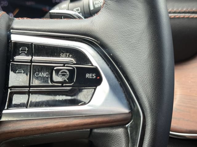 Used 2025 Jeep Grand Cherokee Summit w/ Obsidian Package AWD/4WD image 51