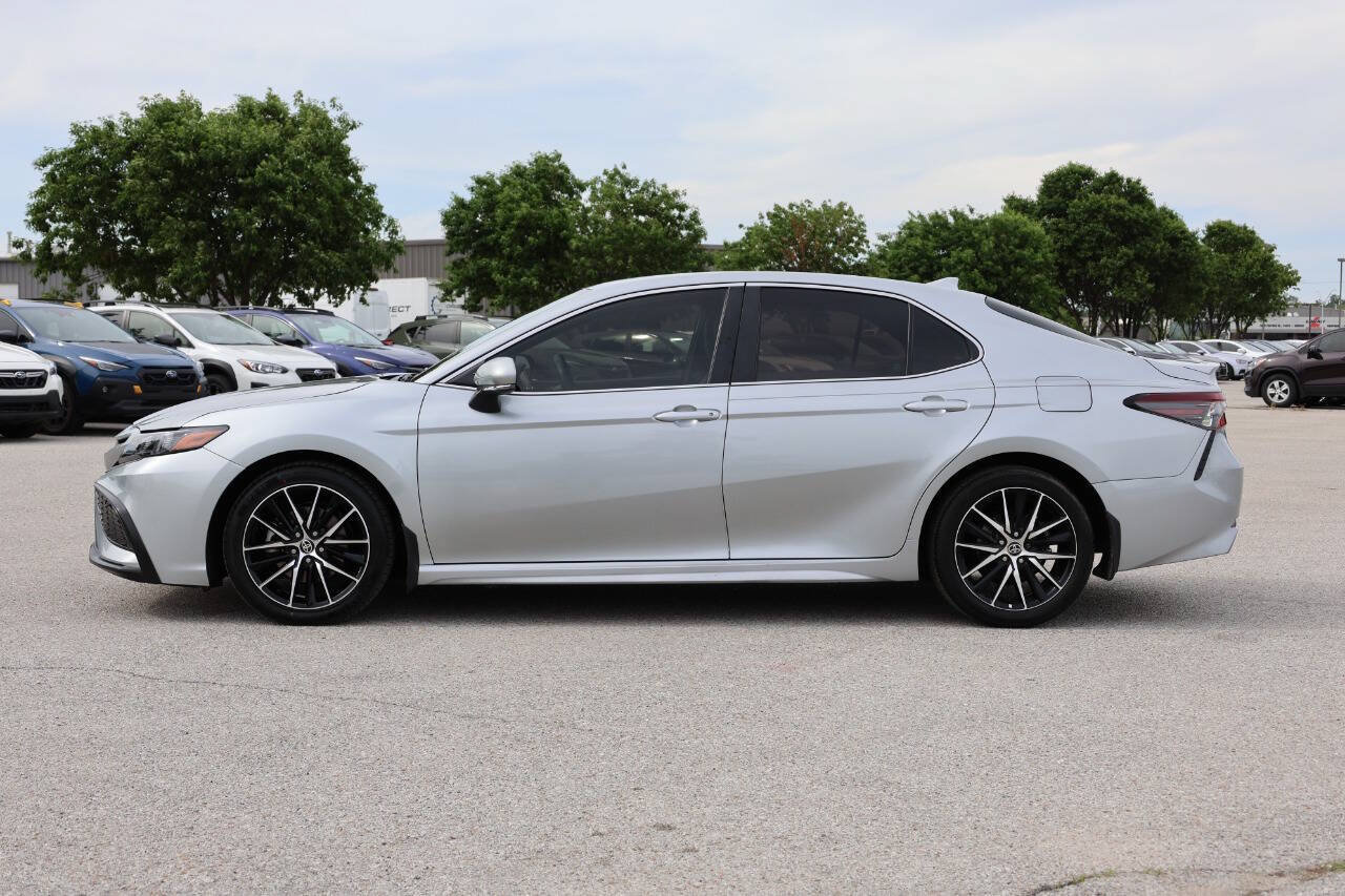 Used 2022 Toyota Camry SE AWD/4WD image 8