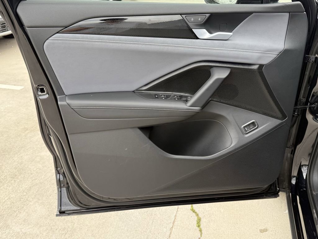 New 2026 Volkswagen Tiguan SE image 10