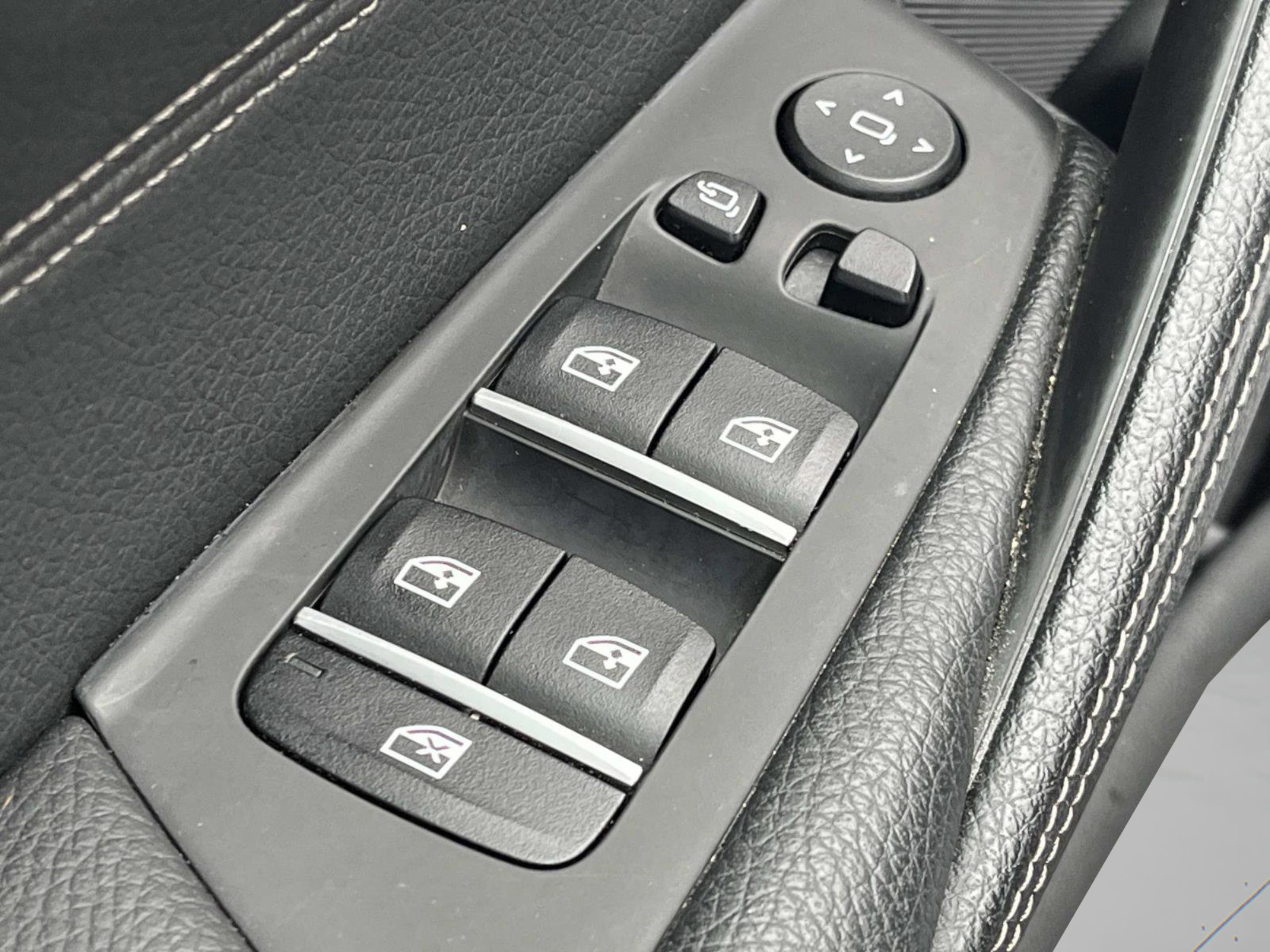 Used 2019 BMW 530i xDrive image 27