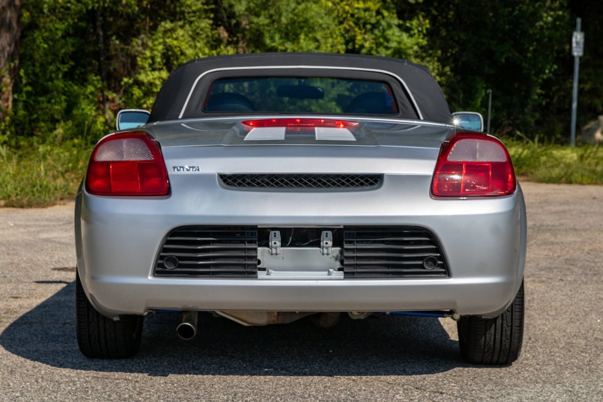 Used 2002 Toyota MR2 RWD image 7