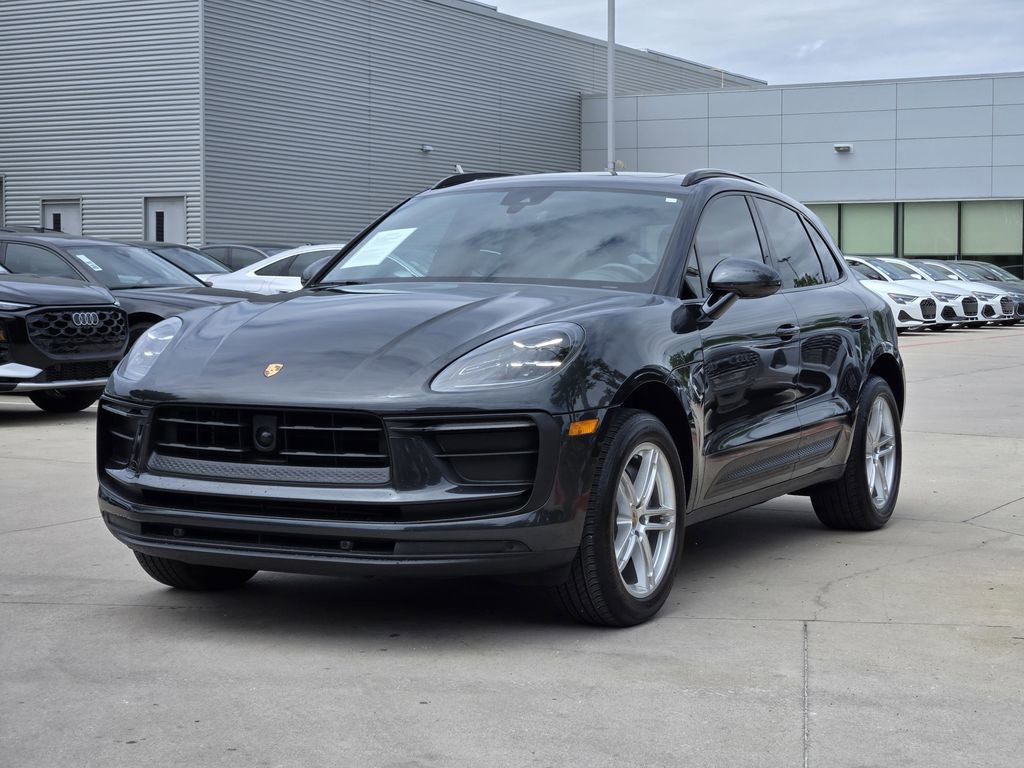 Used 2024 Porsche Macan AWD/4WD image 6