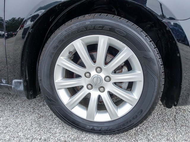 Used 2014 Chrysler 200 Touring image 9