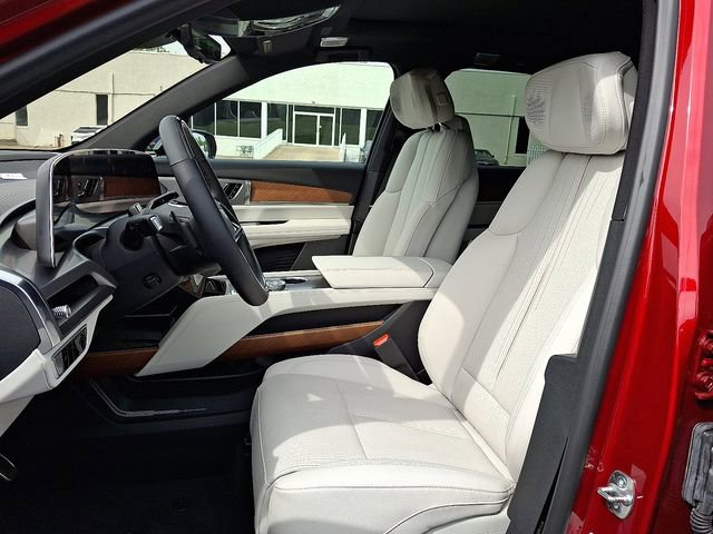 New 2026 Cadillac Vistiq Sport w/ LPO, Floor Liner Package image 8