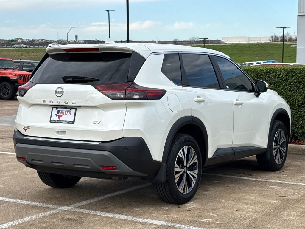Used 2023 Nissan Rogue SV image 9
