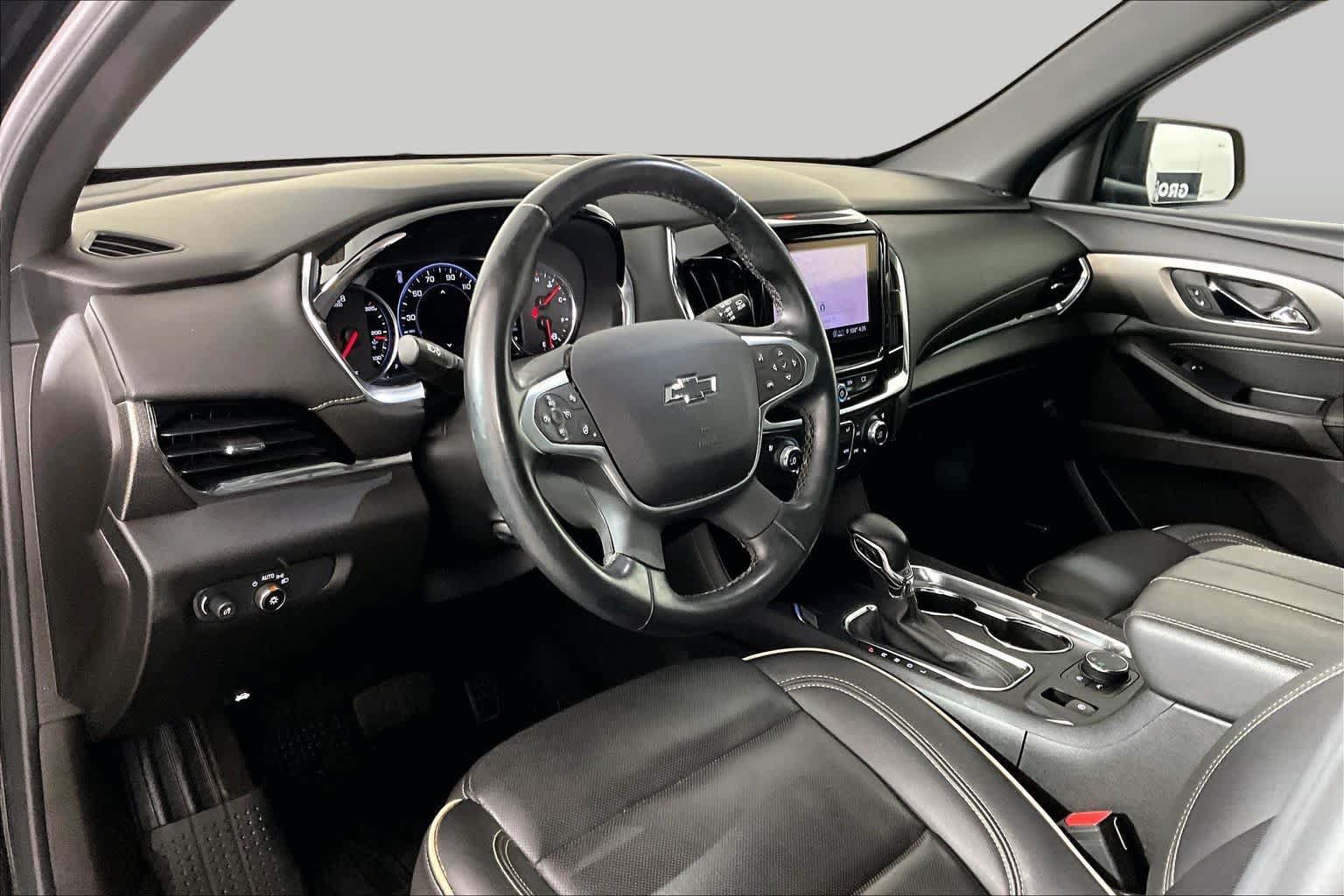 Used 2023 Chevrolet Traverse Premier w/ Redline Edition FWD image 16