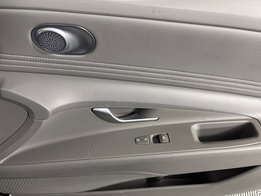 Used 2025 Hyundai Elantra SEL image 20