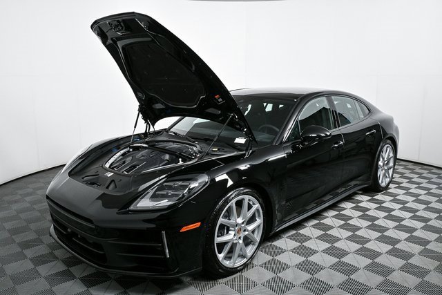 New 2025 Porsche Panamera 4 image 33