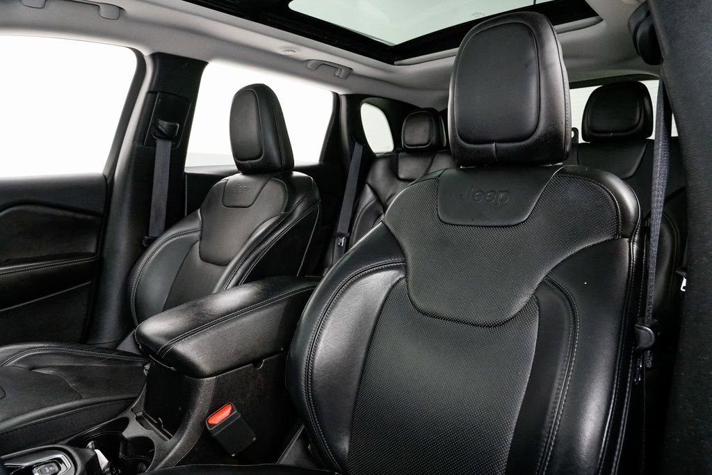 Used 2019 Jeep Cherokee Limited image 8