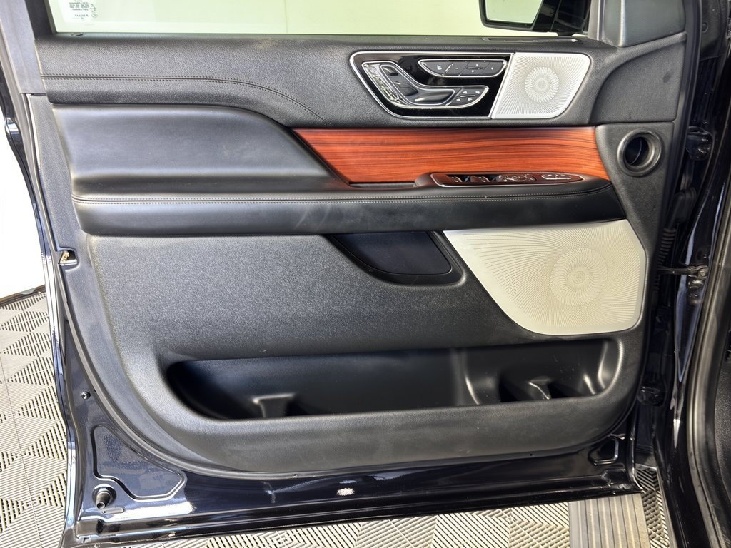 Used 2020 Lincoln Navigator Reserve w/ Equipment Group 208A Reserve RWD image 14
