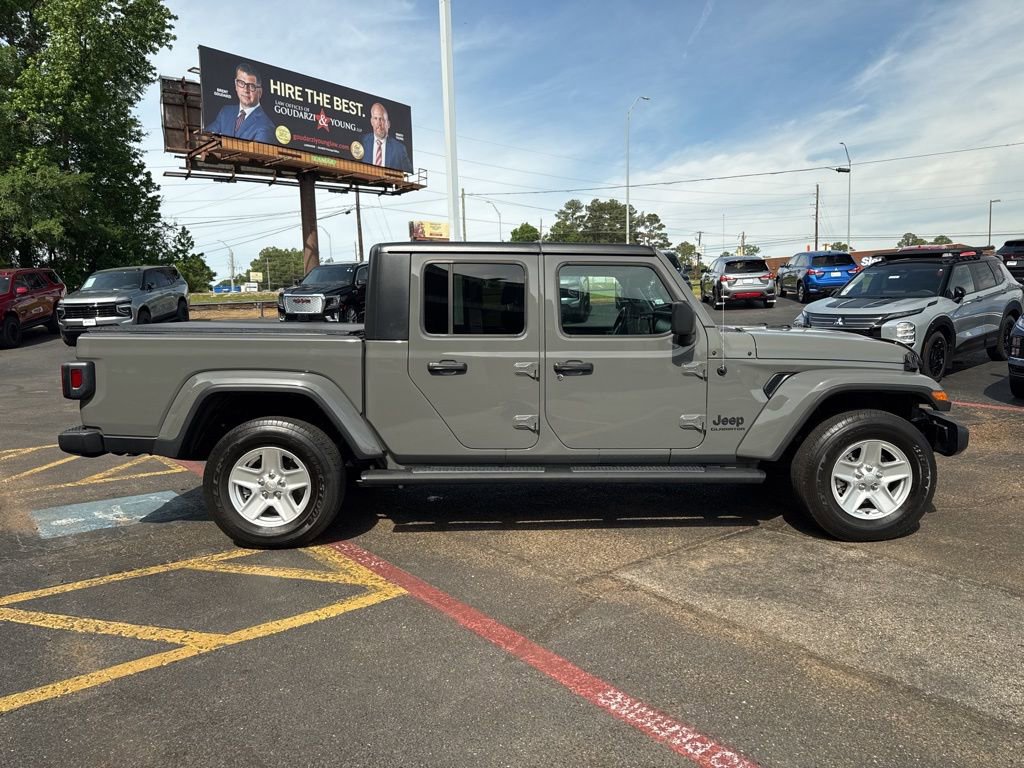 Used 2021 Jeep Gladiator Sport AWD/4WD image 5