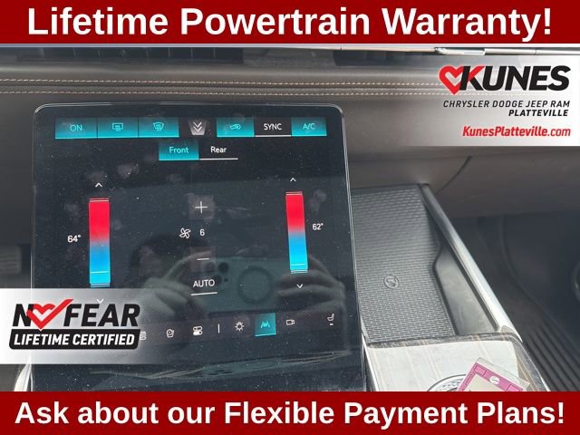 Used 2025 Cadillac Escalade Premium Luxury image 30