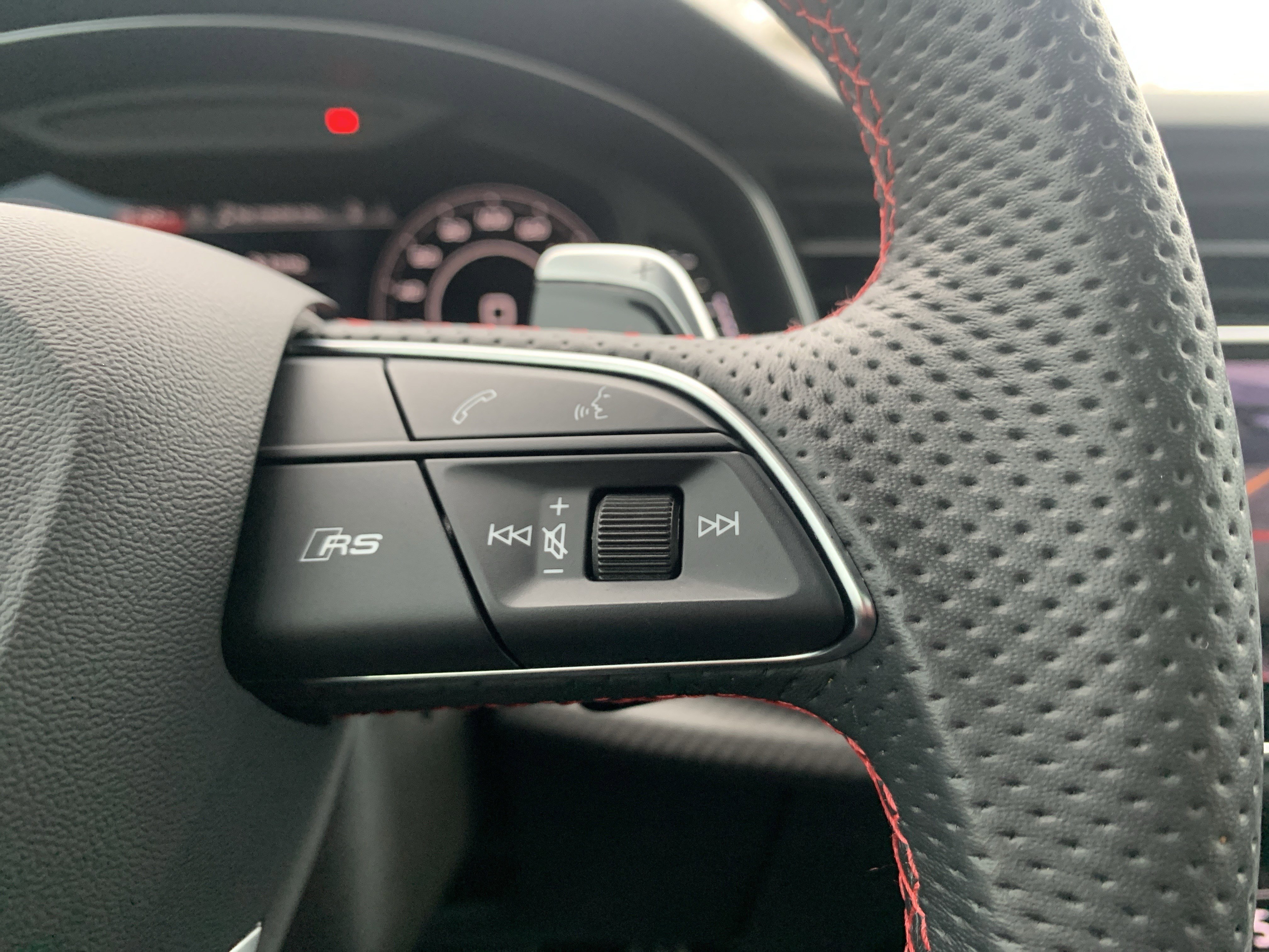 Used 2024 Audi RS Q8 image 39