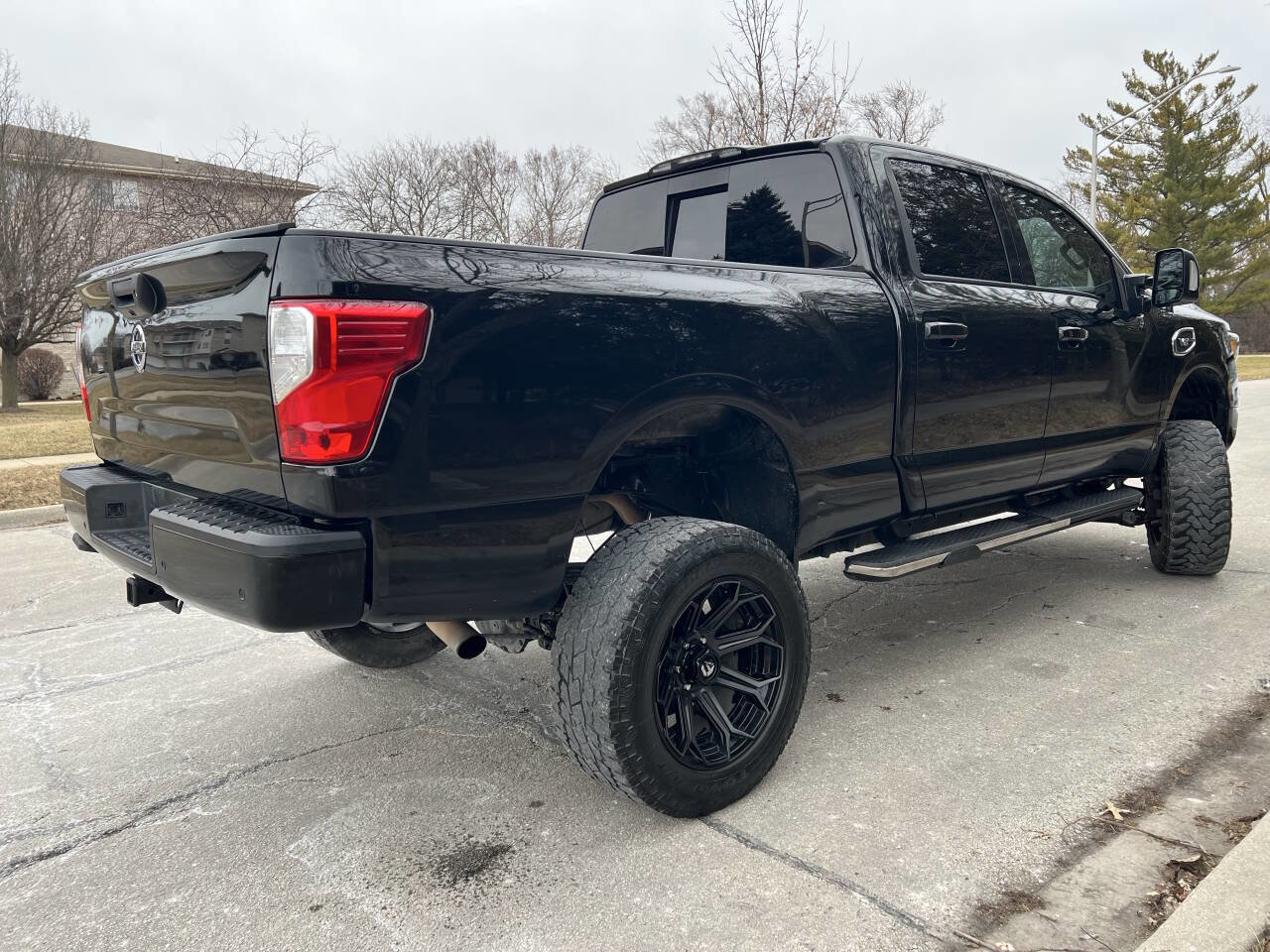 Used 2020 Nissan Titan SV w/ SV Convenience Package image 6