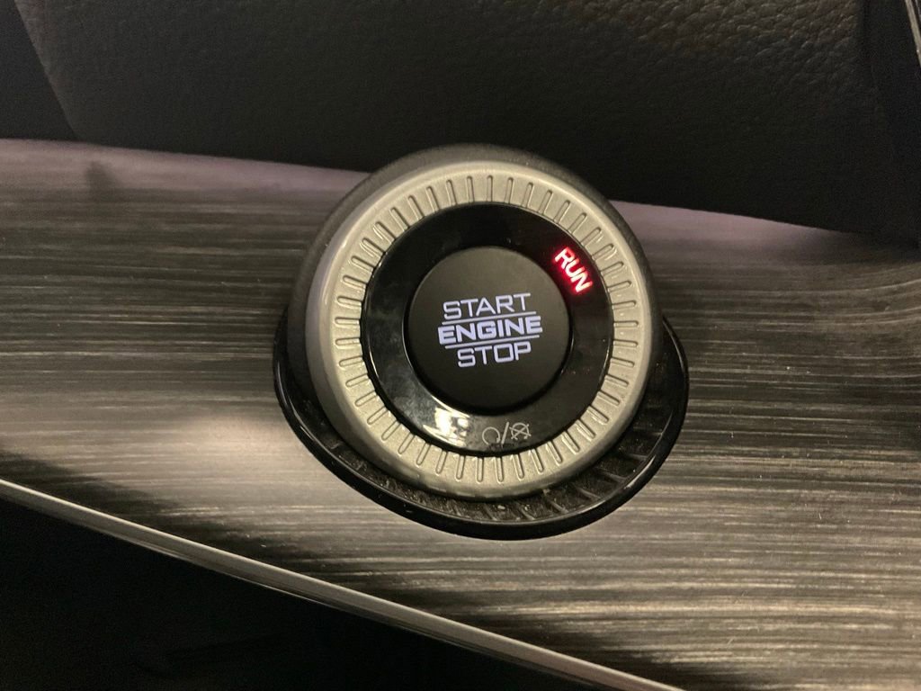 Used 2023 Jeep Wagoneer L Series III w/ Premium Group I image 15