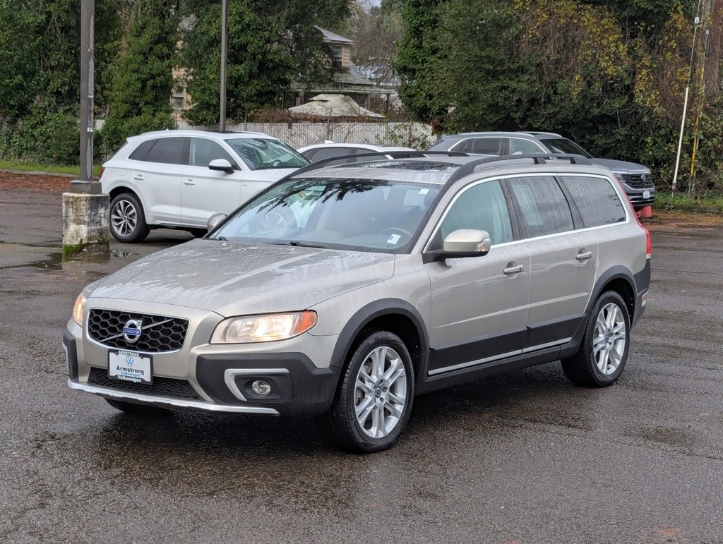 Used 2016 Volvo XC70 T5 Premier w/ Proximity Package image 9