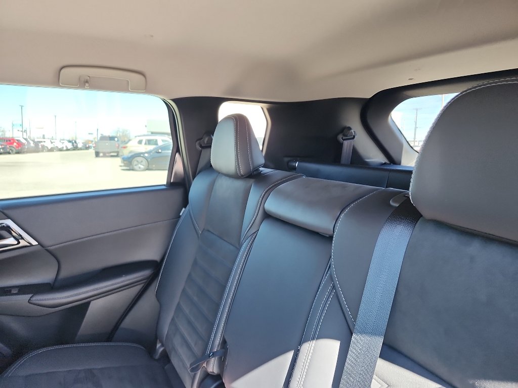 Used 2022 Mitsubishi Outlander SEL Black Edition image 16