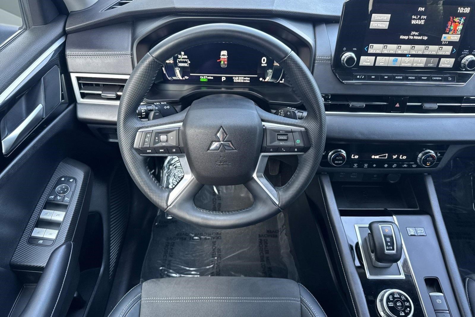 Used 2024 Mitsubishi Outlander SE image 28