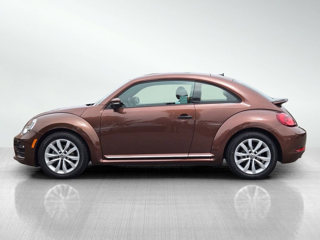 Used 2017 Volkswagen Beetle 1.8T Classic FWD image 8