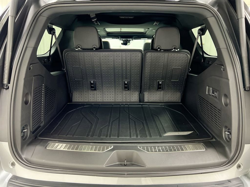 New 2026 Chevrolet Suburban High Country image 26